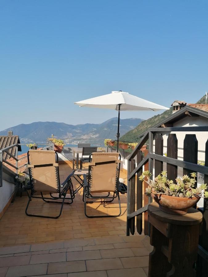Casa Vacanze 'La Piazza' Villa Zone ภายนอก รูปภาพ