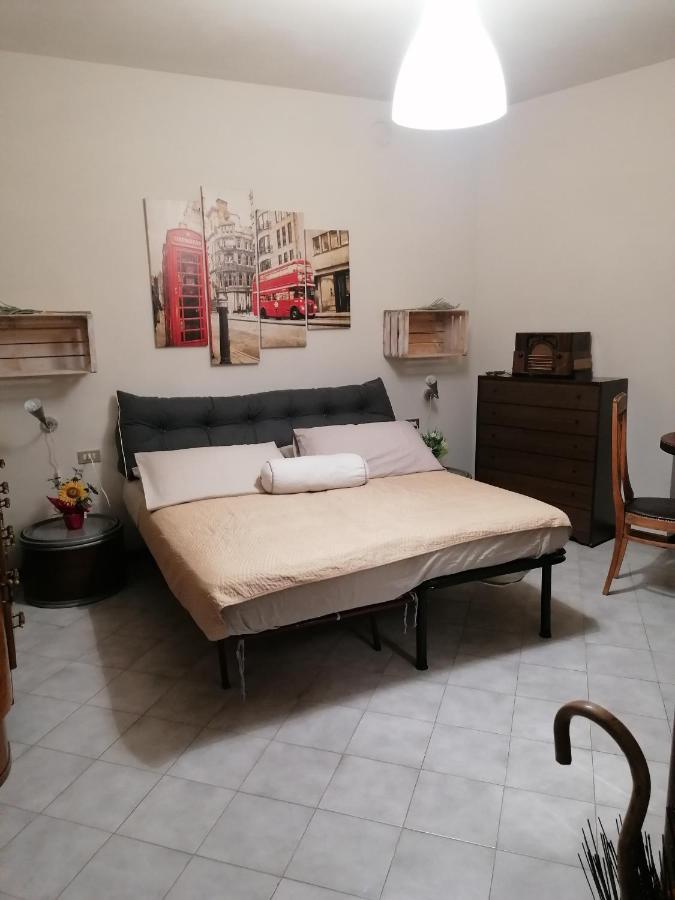 Casa Vacanze 'La Piazza' Villa Zone ภายนอก รูปภาพ