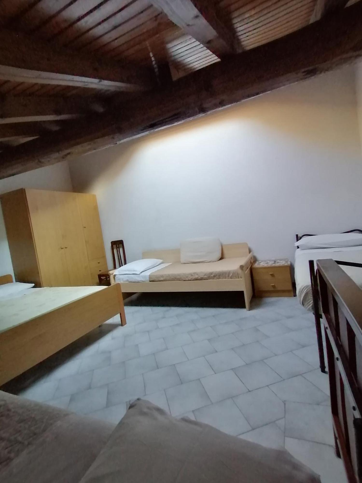 Casa Vacanze 'La Piazza' Villa Zone ห้อง รูปภาพ
