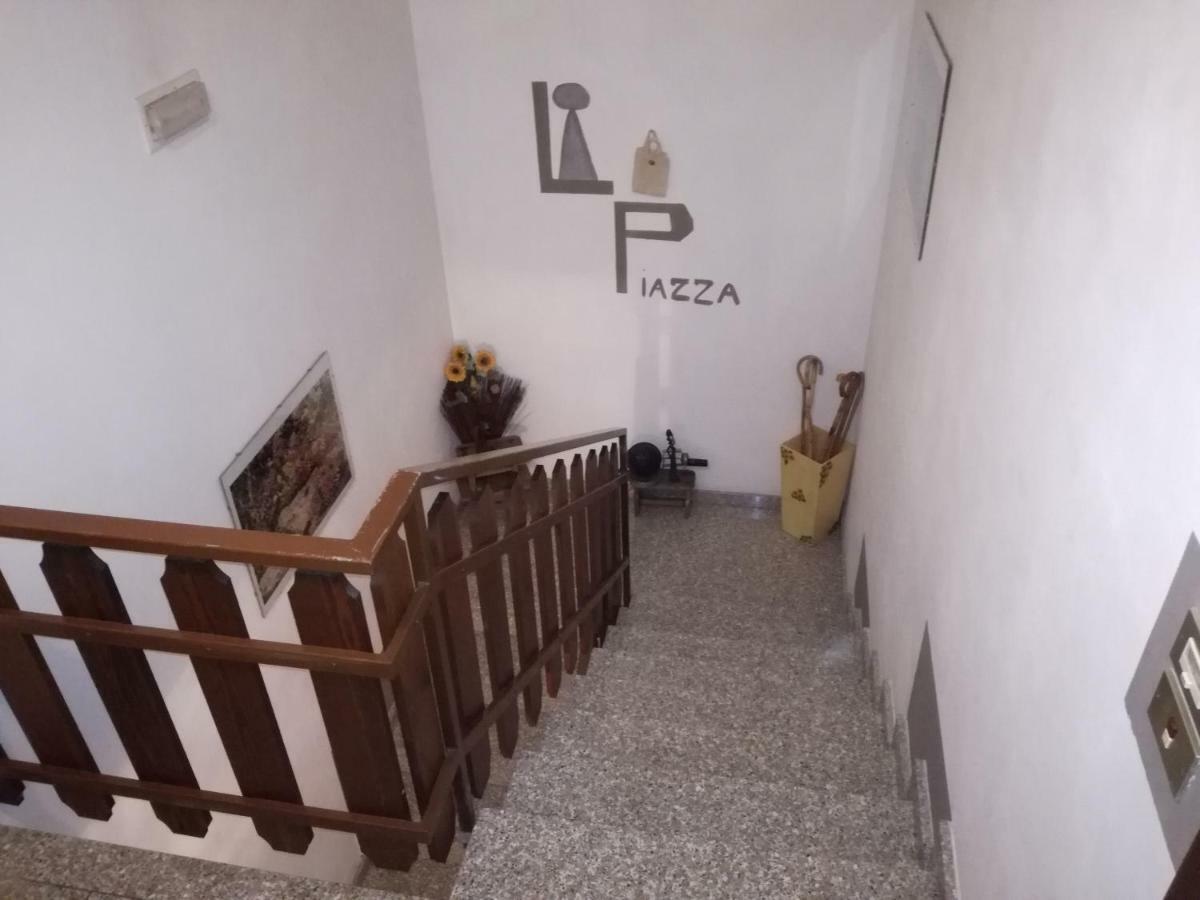 Casa Vacanze 'La Piazza' Villa Zone ภายนอก รูปภาพ